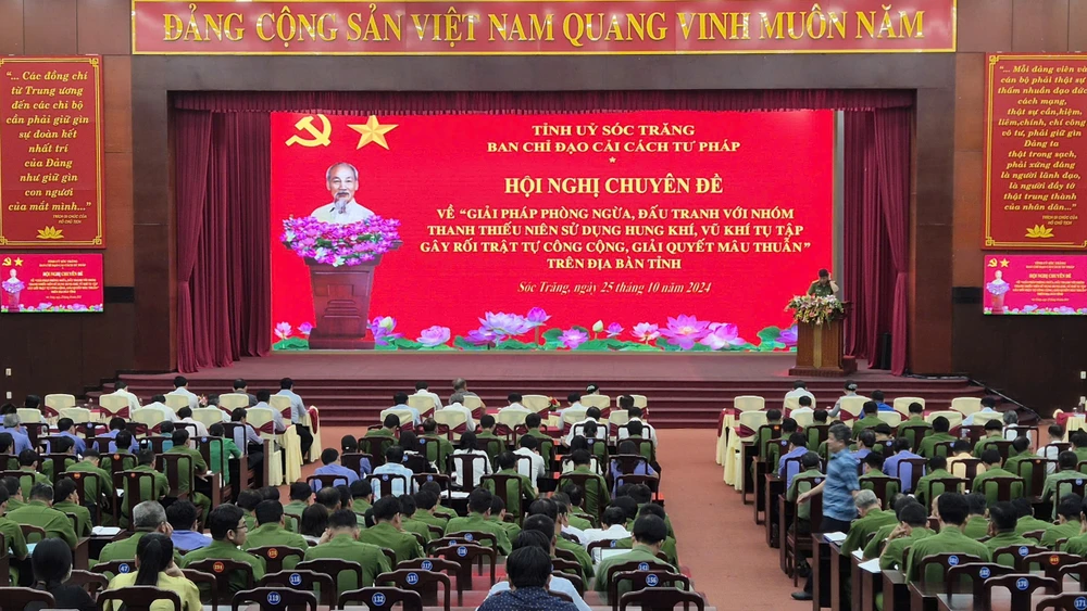 Quang cảnh hội nghị 05d506bf00c6b898e1d7.jpg