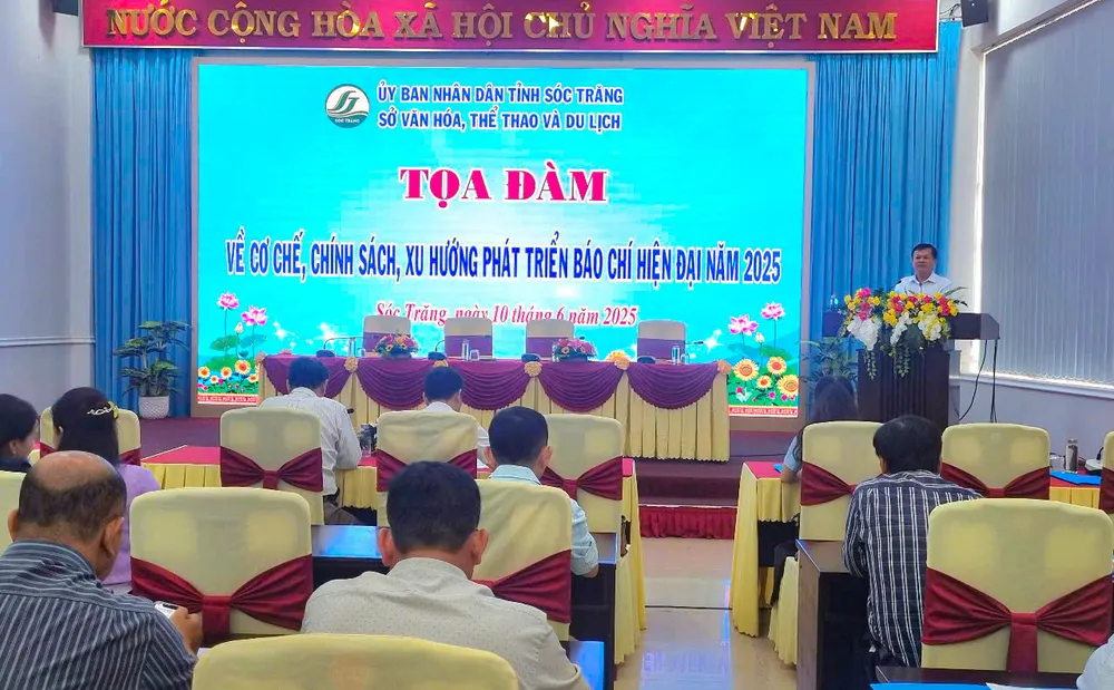 Các đại biểu tham gia thảo luận, chia sẻ ý kiến tại buổi toạ đàm fe5e1931ebc65f9806d7.jpg