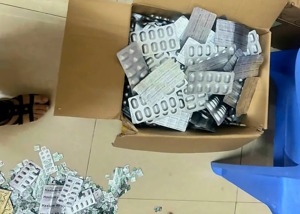 Tân dược hết hạn sử dụng được phát hiện f3faf49c5b38ef66b629.jpg