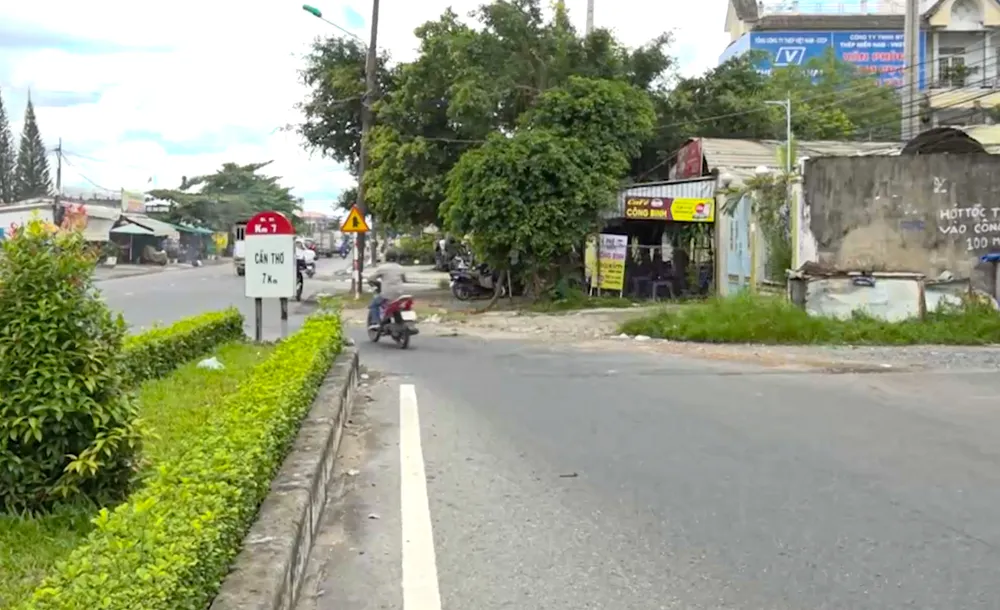 Điểm giao Quốc lộ 91 tại mốc km 7 QL91b km7.jpg