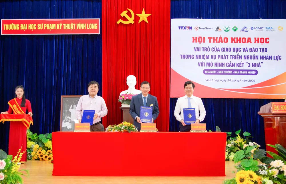Trường Đại học Sư phạm Kỹ thuật Vĩnh Long ký kết biên bản ghi nhớ hợp tác với các đơn vị IMG_1037.jpgád.jpg