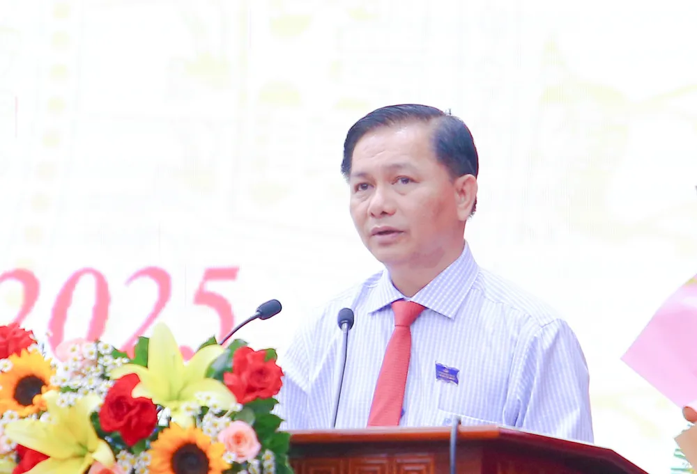 Chairman of Can Tho City People's Committee Tran Van Lau gave a speech directing the congress Chủ tịch UBND TP Cần Thơ Trần Văn Lâu phát biểu chỉ đạo đại hội