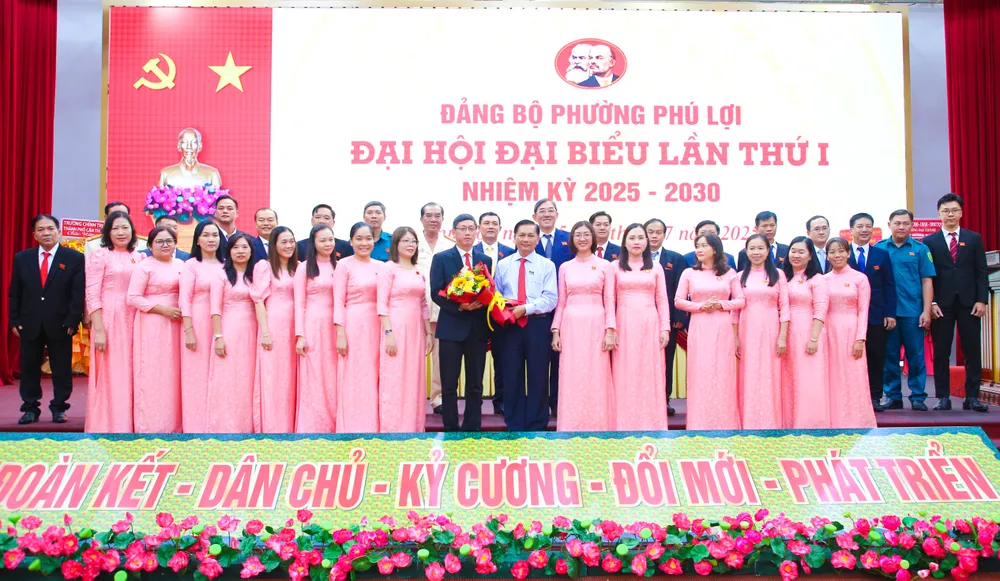 Launching the Phu Loi Ward Party Executive Committee, term 2025 - 2030 IMG_5366.jpg