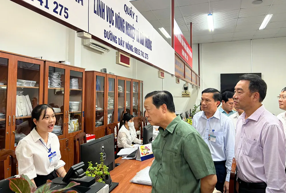 Phó Thủ tướng Trần Hồng Hà cùng đoàn công tác kiểm tra tại xã Phú Túc, tỉnh Vĩnh Long 4a74ca5518ee91b0c8ff.jpg