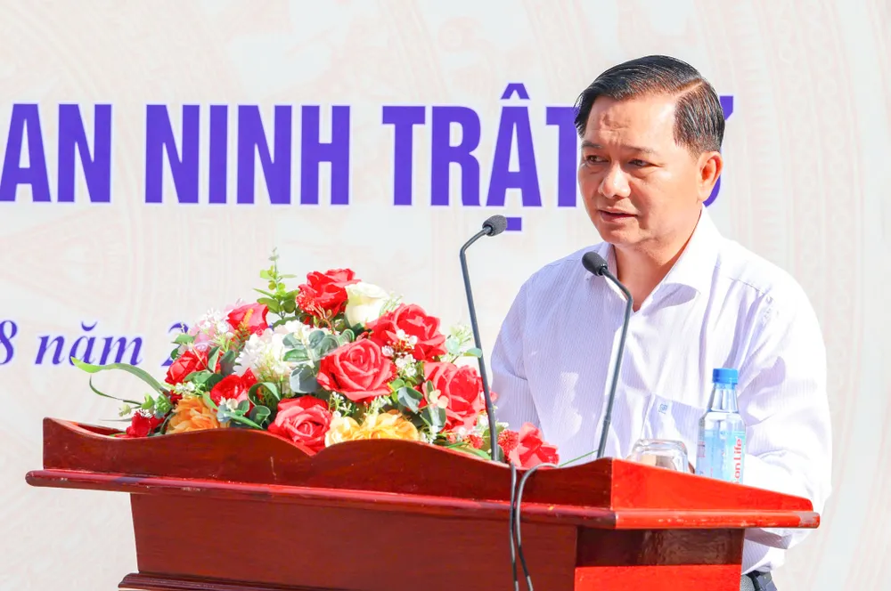Chủ tịch UBND TP Cần Thơ Trần Văn Lâu phát biểu tại lễ ra mắt Tổ 198 z6952517836079_34f867e0e74174a7f0087042b4e9eb75.jpg
