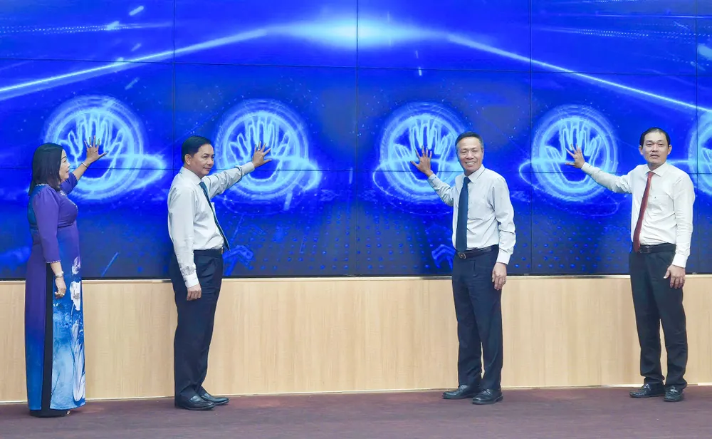 Cần Thơ ra mắt trợ lý ảo (AI) hỗ trợ người dân và cán bộ, công chức, viên chức 4008244622249715605.jpg