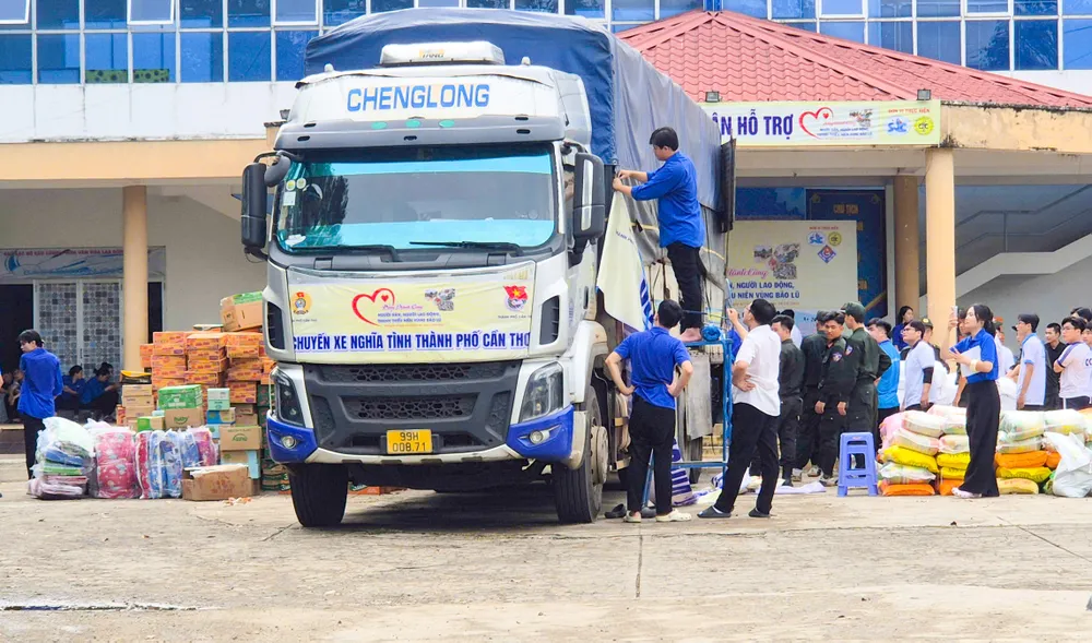 Hàng hóa được gia cố kỹ lưỡng trước khi xuất phát c1c5f364813e0c60552f.jpg