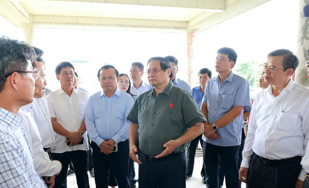 Thủ tướng trao đổi, chỉ đạo tháo gỡ khó khăn để sớm đưa Bệnh viện Ung bướu Cần Thơ vào phục vụ người dân 2234384558414700821.jpg