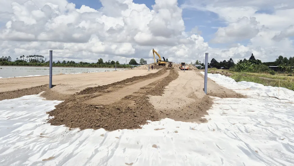 Dự án cao tốc Châu Đốc – Cần Thơ – Sóc Trăng thiếu 11 triệu m3 cát, gây ảnh hưởng đến công tác gia tải của dự án b59ae1c44502c85c9113.jpg