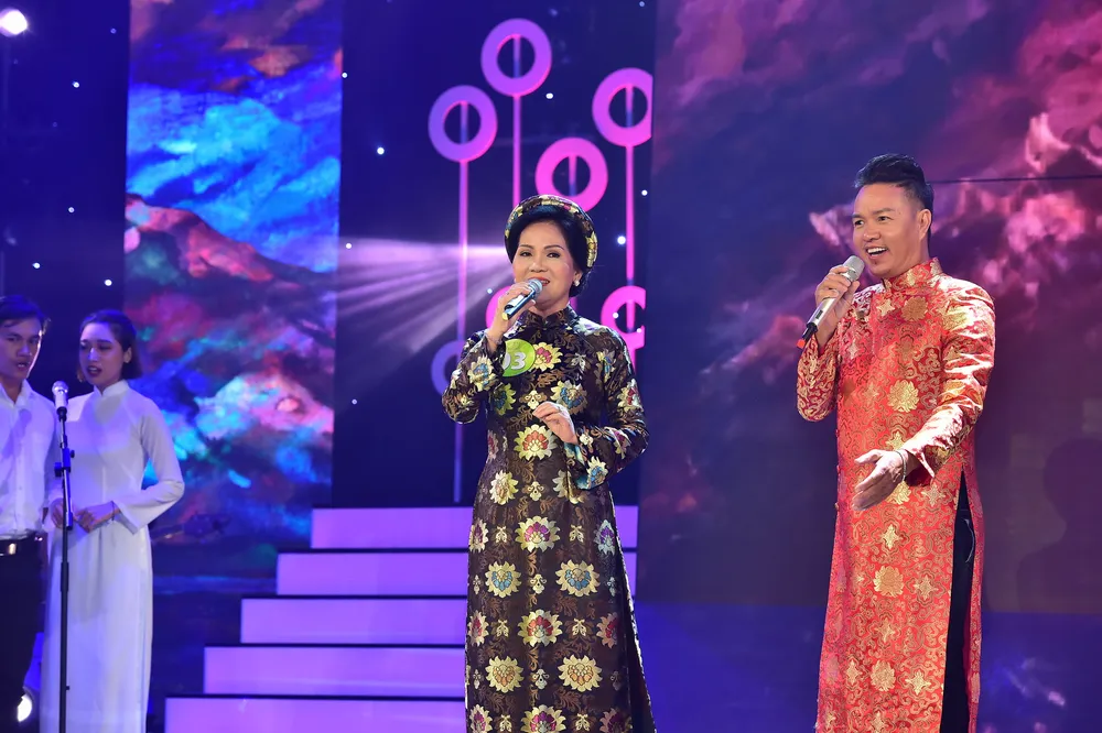 “Hotboy U60” đăng quang Tiếng hát mãi xanh ảnh 4