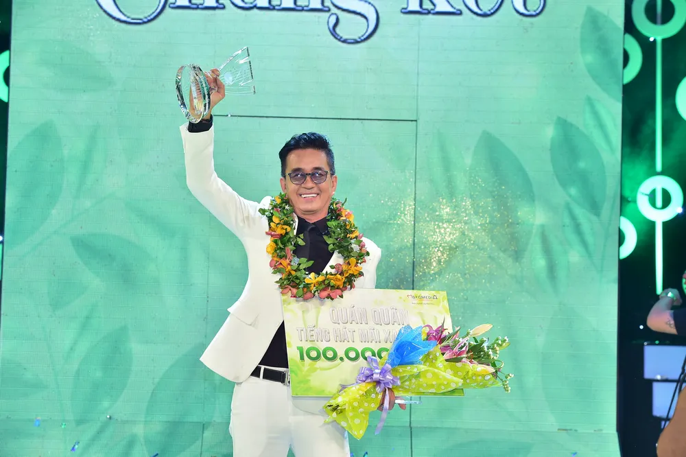 “Hotboy U60” đăng quang Tiếng hát mãi xanh ảnh 1