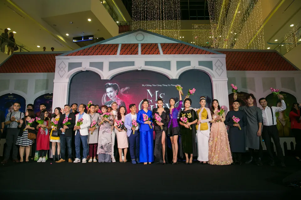 Sao Việt nô nức khoe váy áo ra mắt phim Mẹ chồng  ảnh 1 Sao Việt nô nức khoe váy áo ra mắt phim Mẹ chồng  ảnh 1