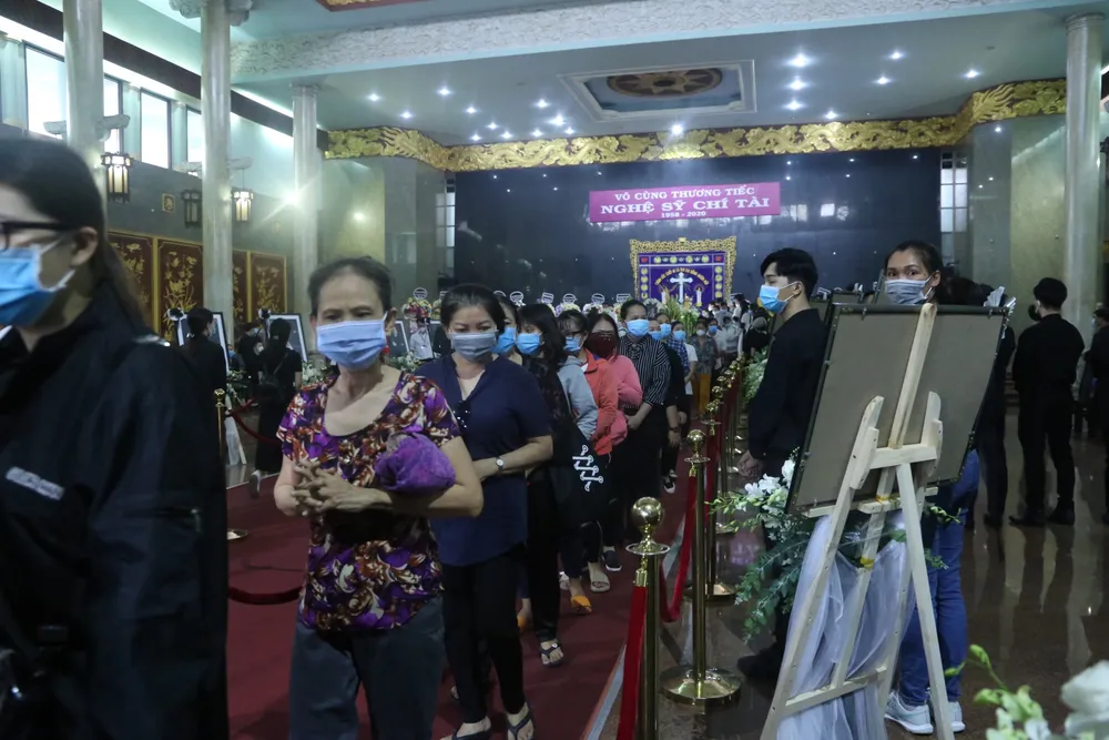 Tiễn nghệ sĩ Chí Tài về Mỹ ảnh 4