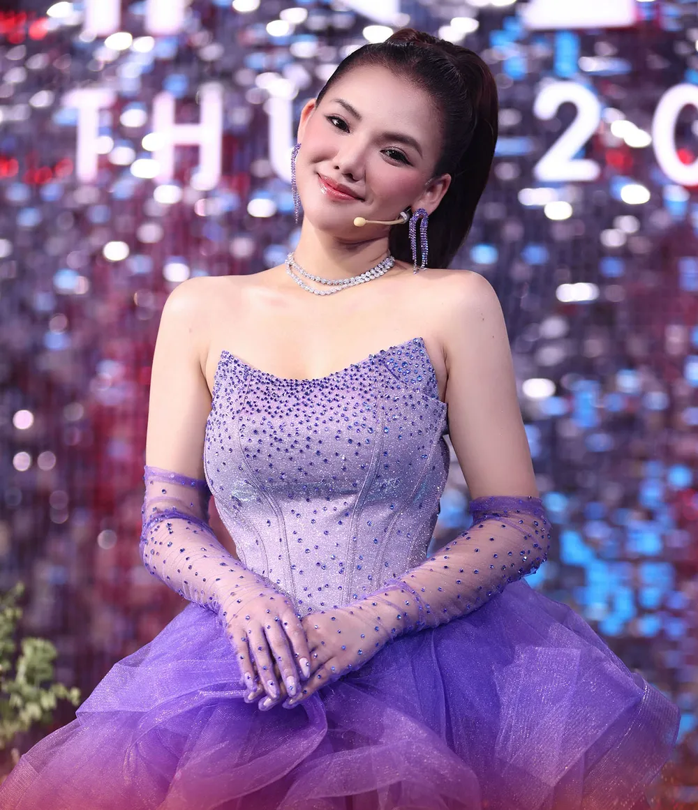 Lady Mây - Mira Trần lần đầu tham gia chương trình với vai trò người dẫn dắt