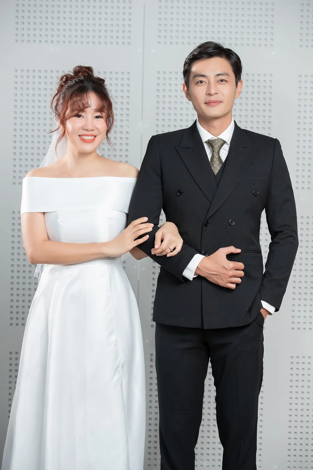 Lê Phương - Quốc Huy vào vai vợ chồng trong "Vong nhi" Lê Phương - Quốc Huy vào vai vợ chồng trong "Vong nhi"