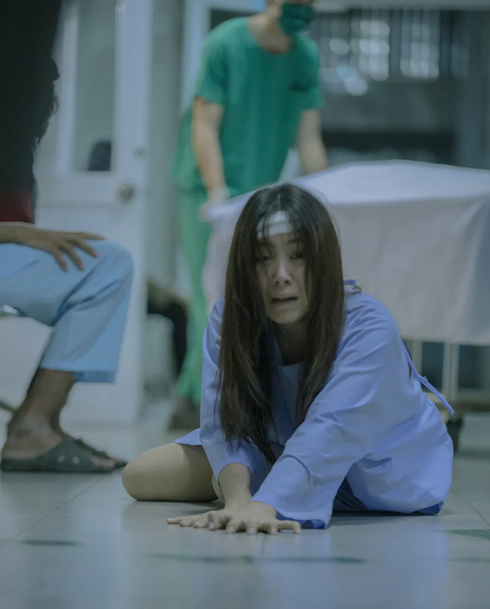 MV mang đến nhiều cung bậc cảm xúc cho khán giả khi đề cập đến vấn nạn nạo phá thai MV mang đến nhiều cung bậc cảm xúc cho khán giả khi đề cập đến vấn nạn nạo phá thai