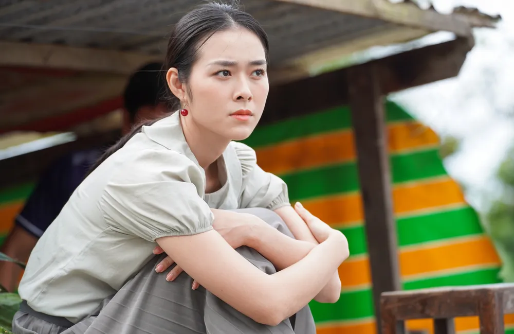 Diệp Bảo Ngọc trên phim trường Lật mặt 6