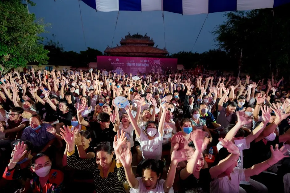 Khoảng 2.000 khán giả đã có mặt tại buổi chiếu phim đặc biệt này Khoảng 2.000 khán giả đã có mặt tại buổi chiếu phim đặc biệt này