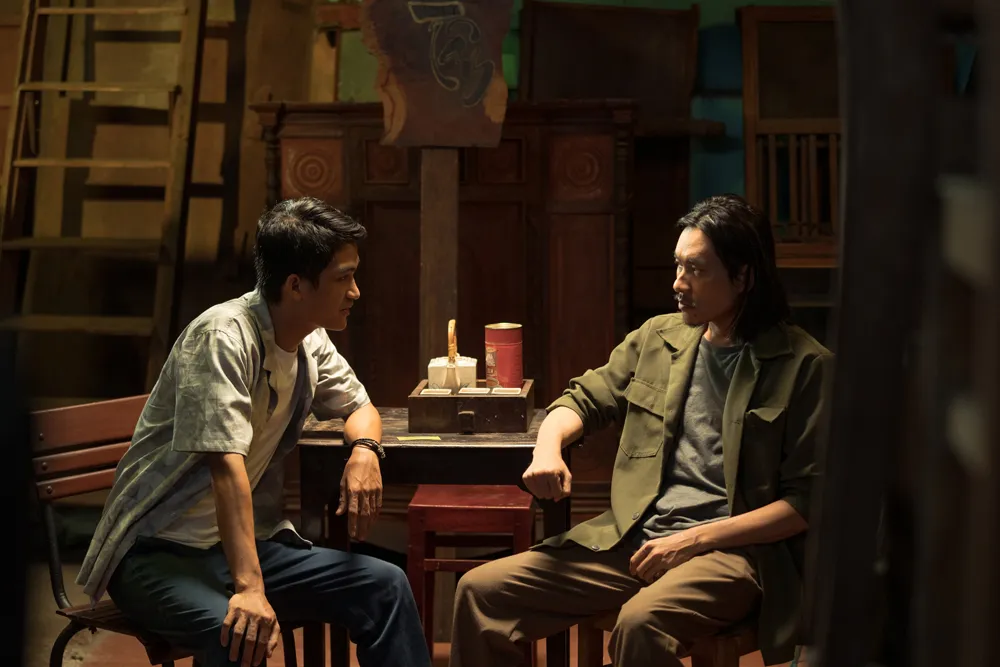 Mạc Văn Khoa cũng mang đến hình ảnh khác lạ