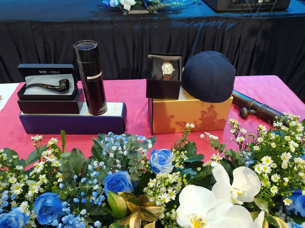 Một số kỷ vật của cố đạo diễn được gia đình chọn đem ra đấu giá từ thiện