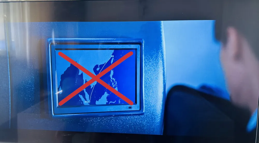 Hình ảnh "đường lưỡi bò" trong phim "Hướng gió mà đi" vẫn xuất hiện trên Netflix chiếu tại Việt Nam Hình ảnh "đường lưỡi bò" trong phim "Hướng gió mà đi" vẫn xuất hiện trên Netflix chiếu tại Việt Nam