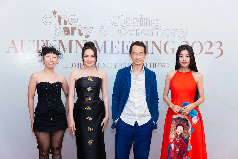 Đạo diễn Trần Anh Hùng cùng các diễn viên (từ trái qua): Trang Hí, Kaity Nguyễn, Lan Thy