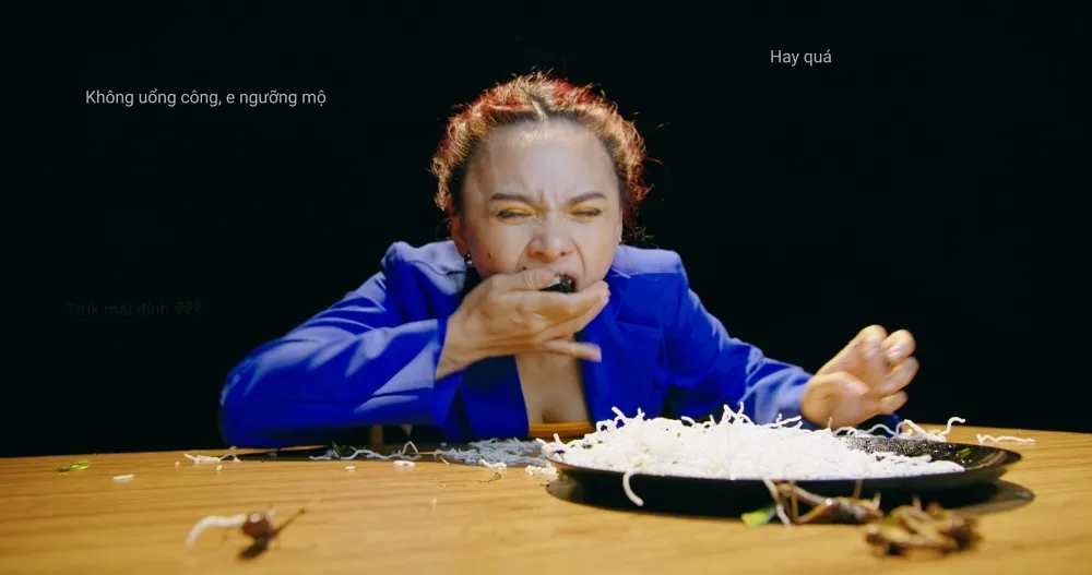 Trò chơi Mukbang được khắc họa đầy ám ảnh trên phim