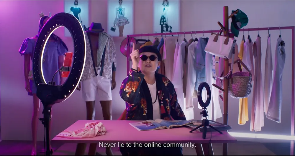 Những trào lưu thịnh hành trên mạng xã hội được mô tả trong phim