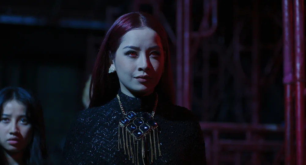 Tạo hình của Chi Pu trong "Người mặt trời" Tạo hình của Chi Pu trong "Người mặt trời"