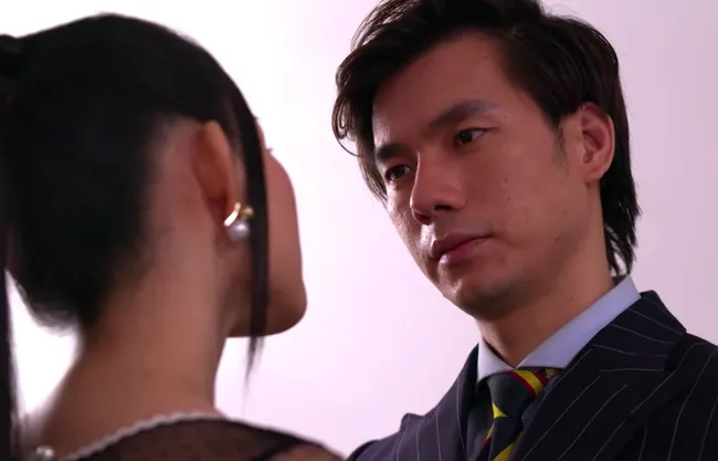 Nhan Phúc Vinh có đến 3 vai diễn đáng chú ý trong năm qua Nhan Phúc Vinh có đến 3 vai diễn đáng chú ý trong năm qua