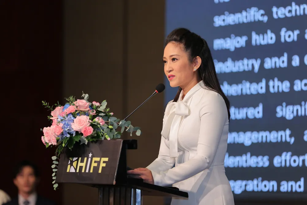 Bà Nguyễn Thị Thanh Thúy, Phó Giám đốc Sở VH-TT phát biểu tại sự kiện Bà Nguyễn Thị Thanh Thúy, Phó Giám đốc Sở VH-TT phát biểu tại sự kiện
