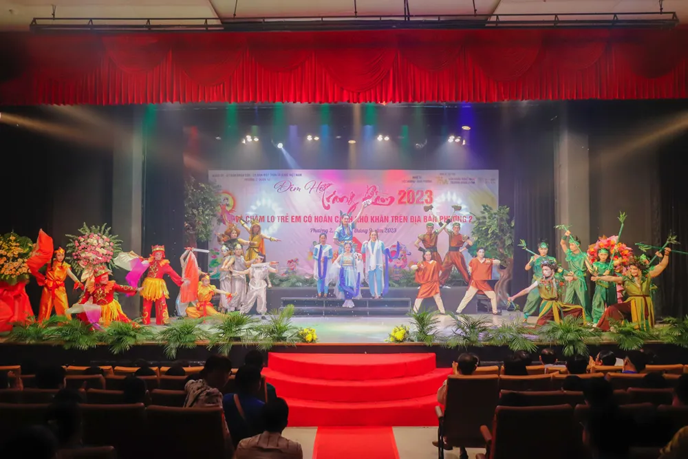 Một chương trình nghệ thuật cũng được dàn dựng riêng