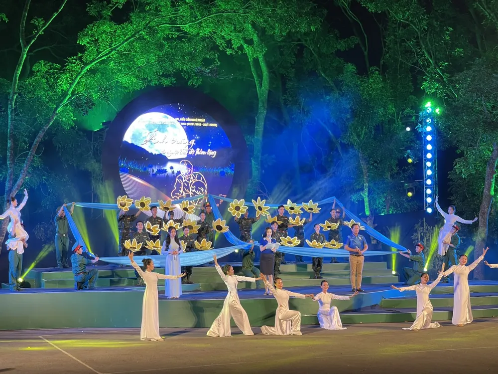 Chương trình nhằm tôn vinh những người thầy, người cô Chương trình nhằm tôn vinh những người thầy, người cô