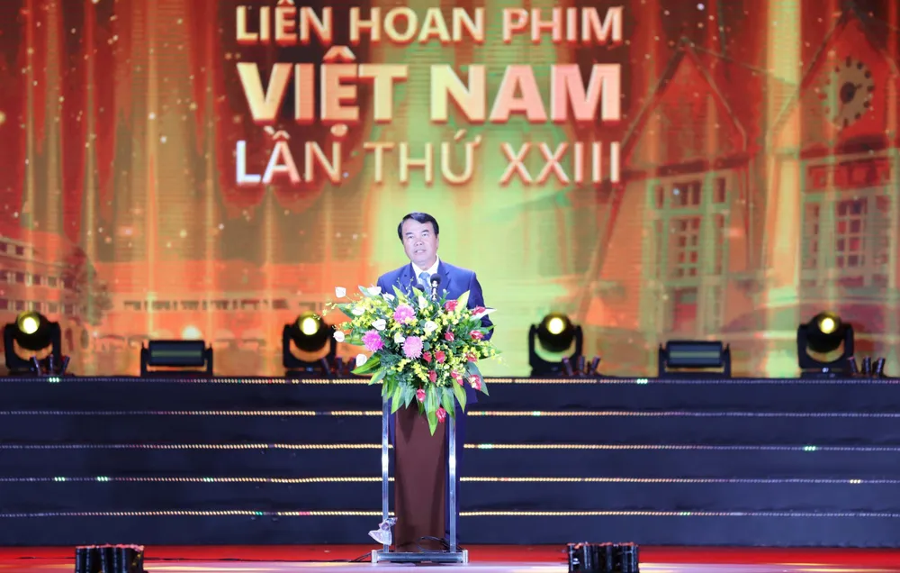 Phó Chủ tịch UBND tỉnh Lâm Đồng Phạm S phát biểu tại lễ khai mạc