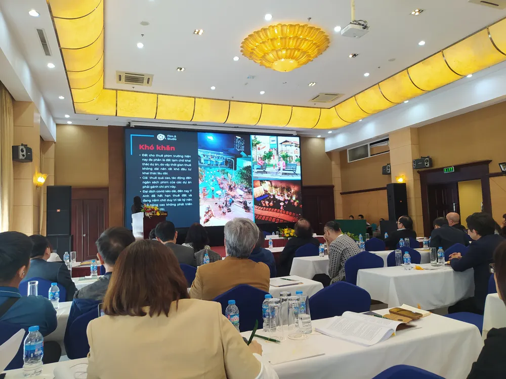 Các đại biểu tham dự hội thảo về xây dựng công nghiệp điện ảnh Việt Nam