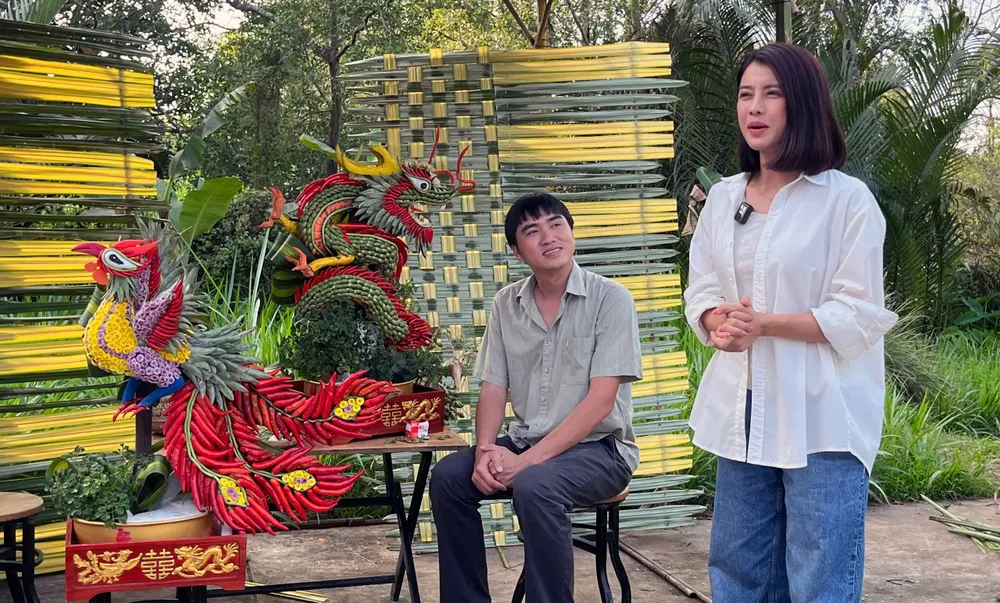 Trình Mỹ Duyên trong Chợ Tết tình quê. Ảnh: ĐPCC cho tet tinh que 2.jpg