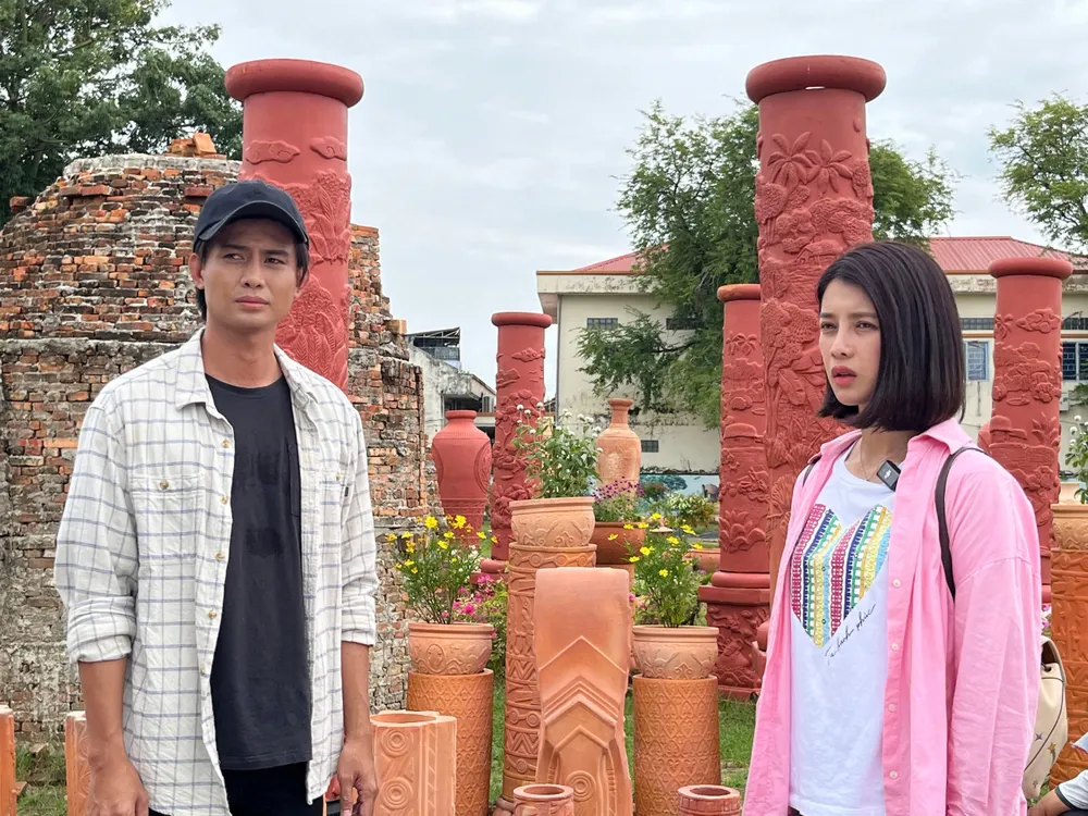Ngoài câu chuyện tình yêu, bộ phim còn tôn vinh những nét đẹp của Vĩnh Long. Ảnh: ĐPCC cho tet tinh que 4.jpg