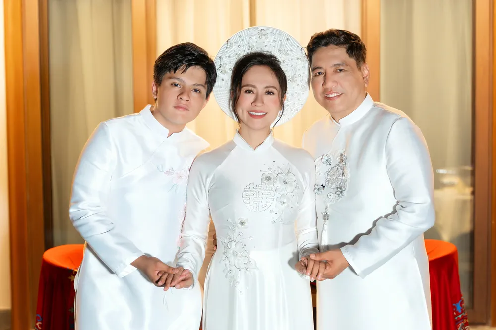 Thien Phuc will have his first appearance in a movie with his parents. Photo: NVCC thanh thuy duc thinh 2.jpeg