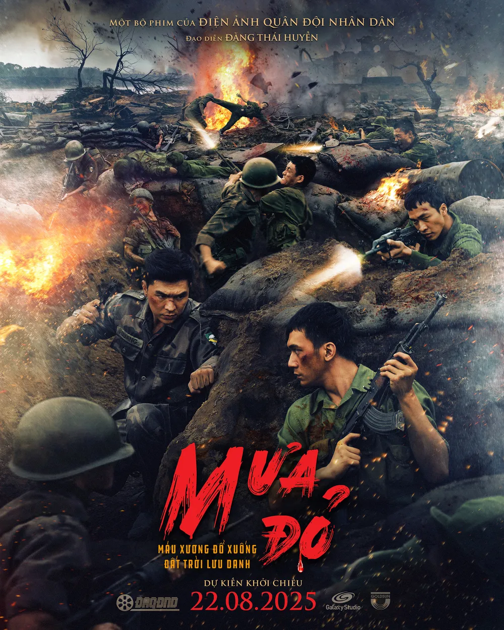 Teaser poster ấn tượng bộ phim Mưa đỏ. Ảnh: ĐPCC phim mua do 1.jpg