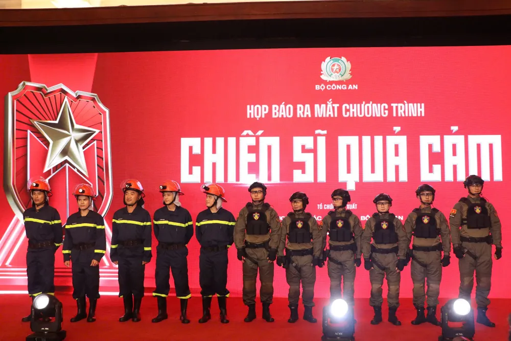 Dàn nghệ sĩ tham gia trong chương trình gen-h-chien si qua cam 2.jpg