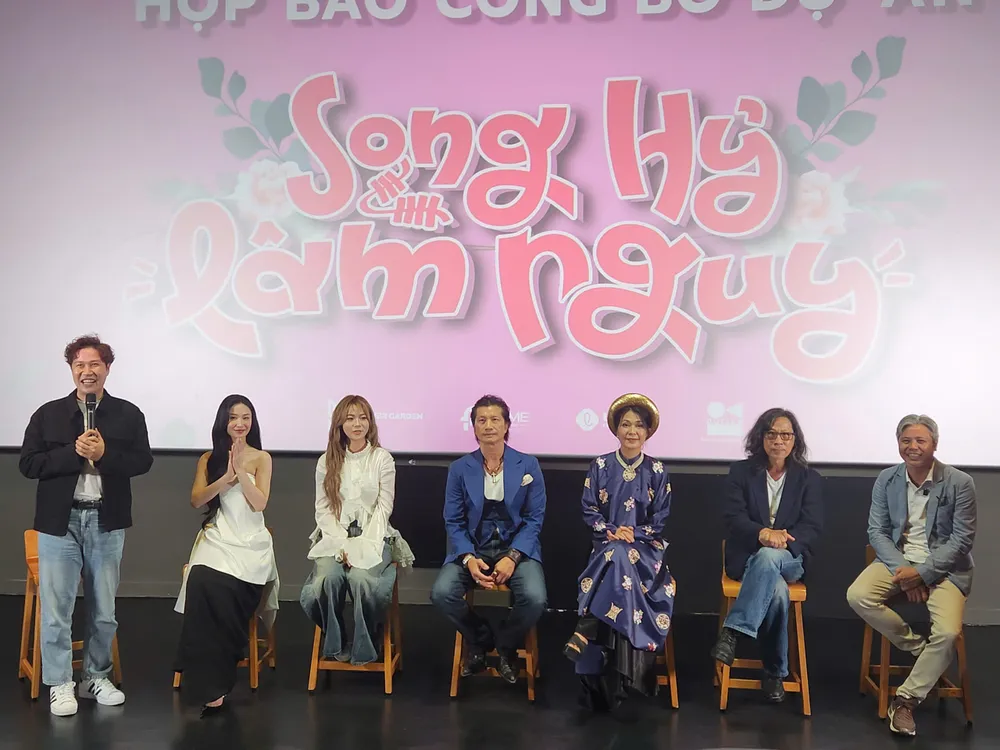 영화 주요 출연진이 프로젝트 런칭 행사에 참석했다. song hy lam nguy 3.jpg