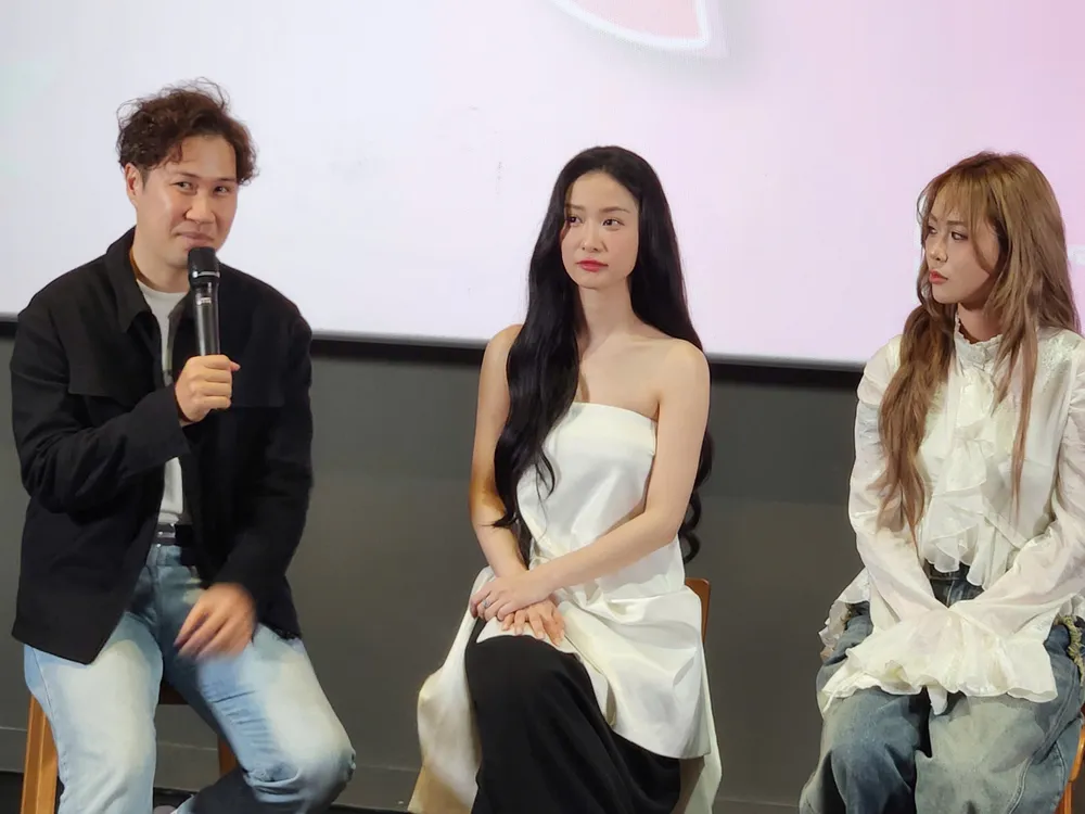 그리고 미스티와 준부라는 두 젊은 얼굴도 이 영화의 주연을 맡았습니다. song hy lam nguy 6.jpg