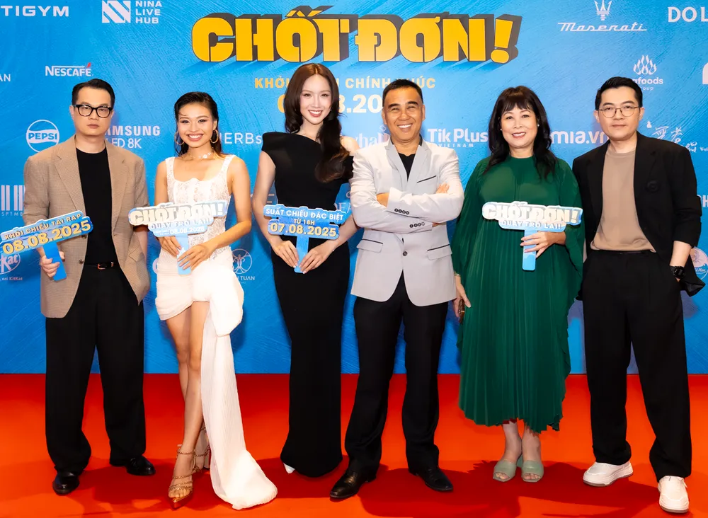 Đại diện ê-kíp đoàn phim tại suất chiếu đặc biệt chiều 4-8 phim chot don 1.png