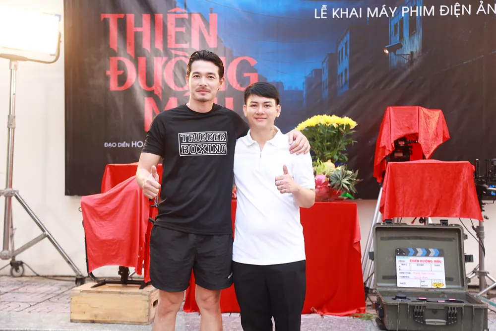 عاد الممثل كواش نغوك نغوان (يسار) أيضًا إلى السينما بعد غياب طويل. الصورة: DPCC thien duong mau 5.jpg