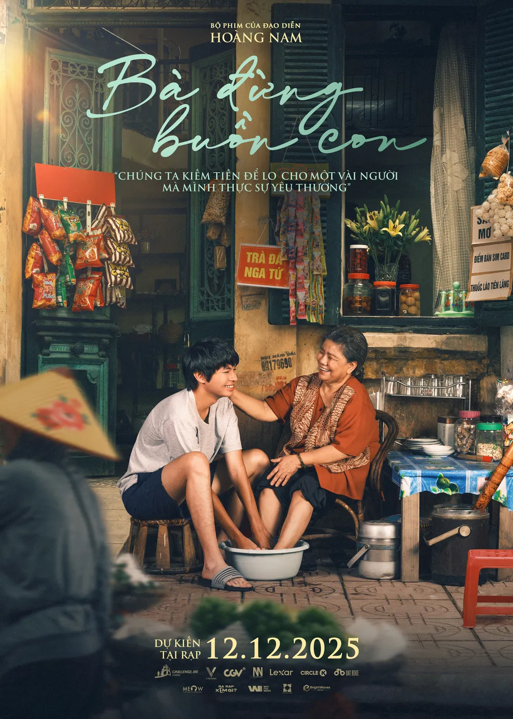 Poster đầu tiên bộ phim Bà đừng buồn con. Ảnh: ĐPCC tran tu 2.jpg