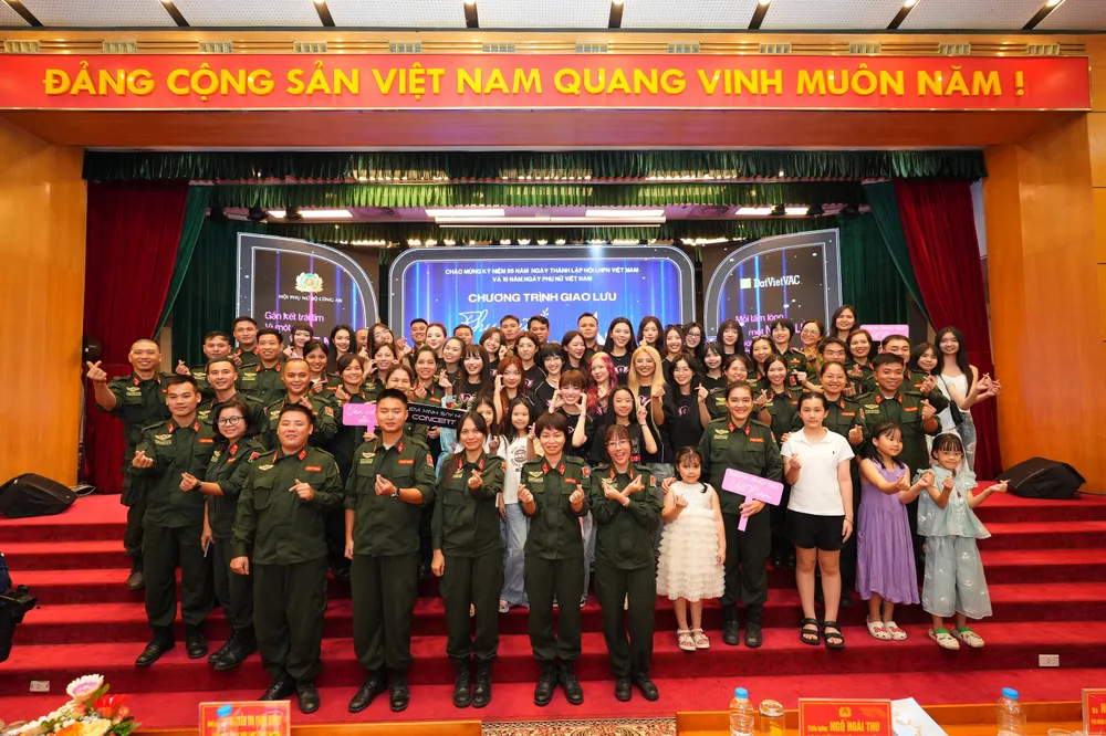 Sự kiện mang nhiều ý nghĩa thiết thực. Ảnh: DatVietVAC em xinh 1 ty dong 4.jpg