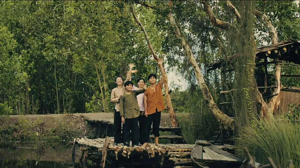Thu Trang trở lại trong vai trò đạo diễn dự án điện ảnh thứ 2 "Ai thương ai mến". Ảnh: ĐPCC ai thuong ai men 3.jpg
