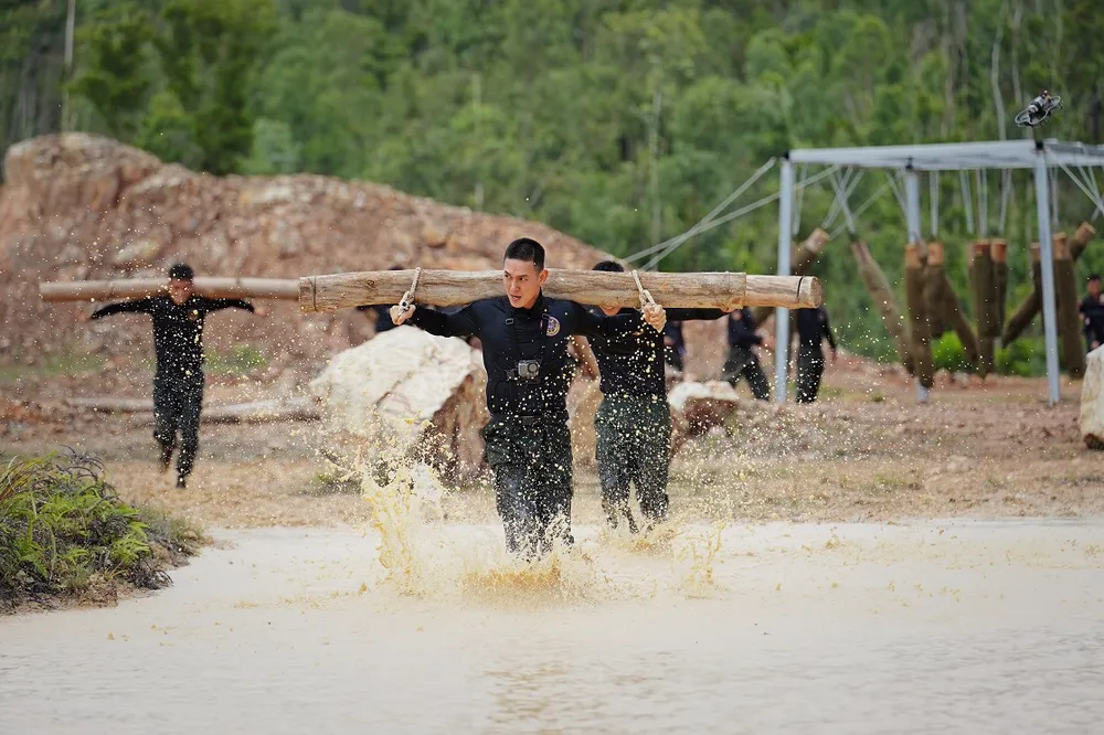 chien si qua cam 4.jpg