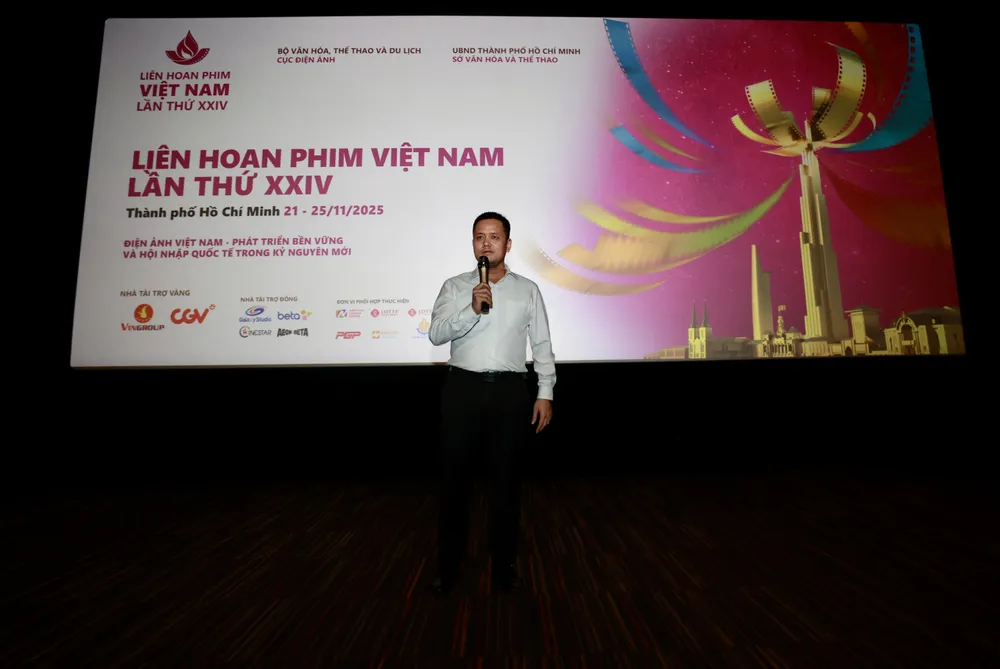 giao luu mua do 1.jpg