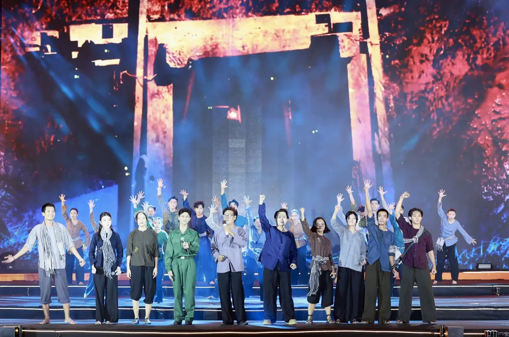 LHP - san khau 12.jpg